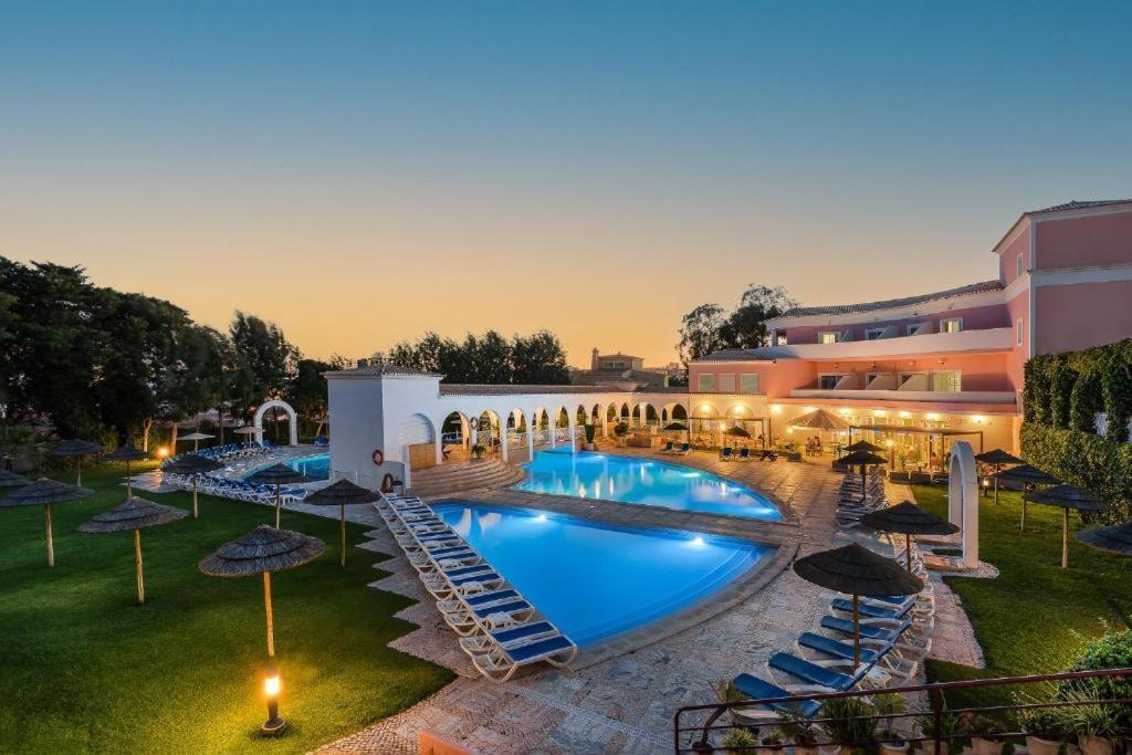 Praia Da Rocha, Vila Rosa, T1, Piscinas, Parqueamento E Internet By Ig Portimão Exterior photo