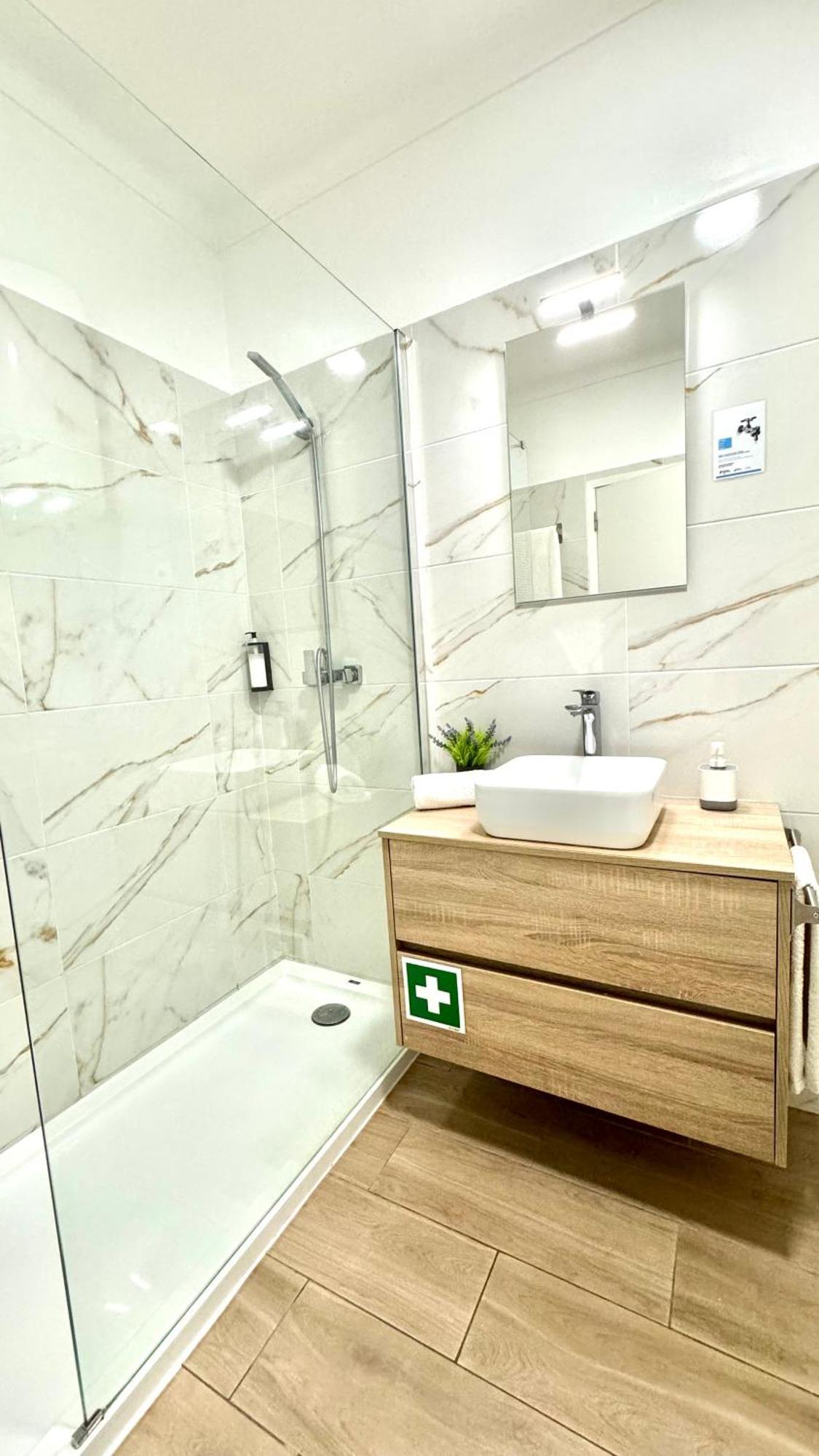 Praia Da Rocha, Vila Rosa, T1, Piscinas, Parqueamento E Internet By Ig Portimão Exterior photo