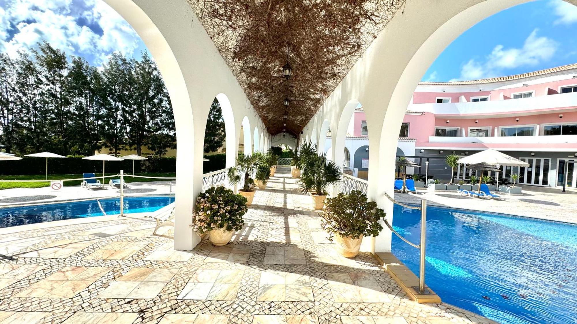 Praia Da Rocha, Vila Rosa, T1, Piscinas, Parqueamento E Internet By Ig Portimão Exterior photo