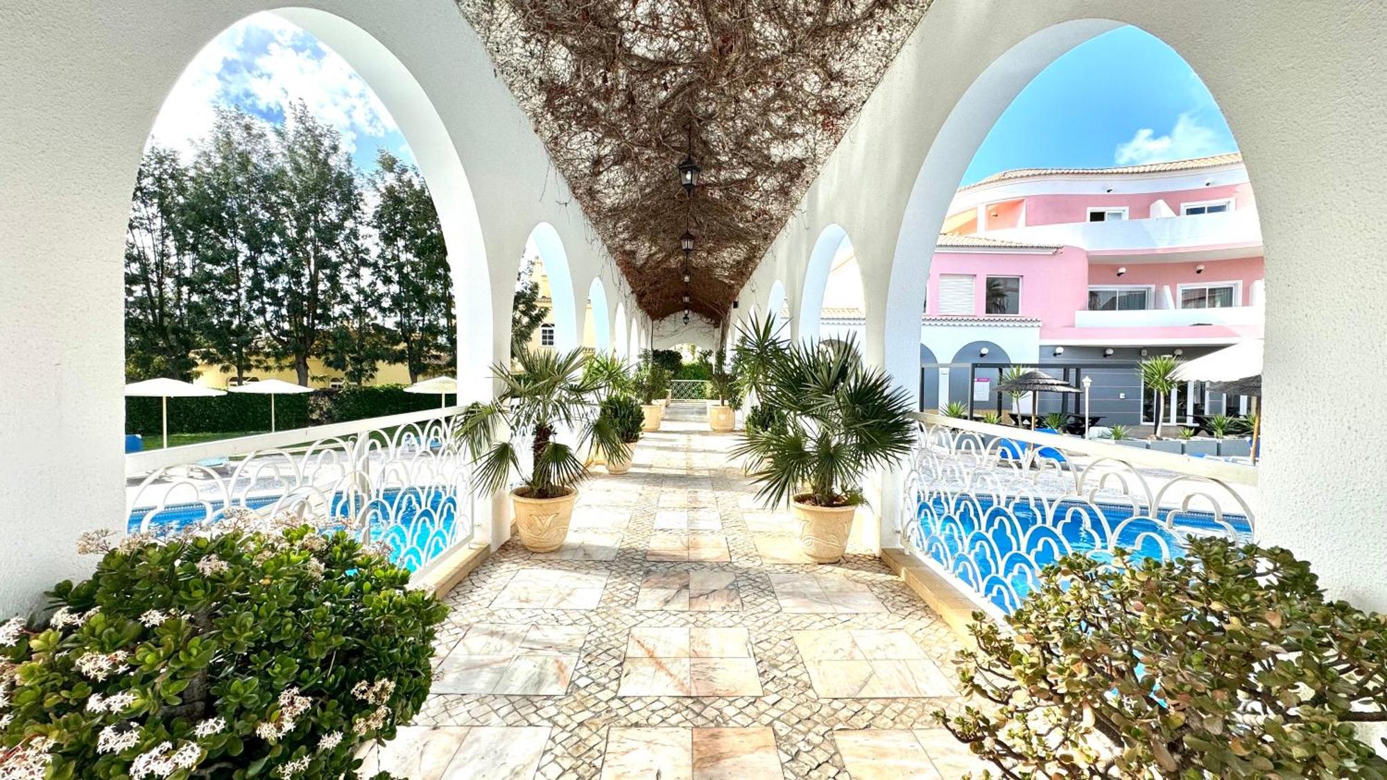 Praia Da Rocha, Vila Rosa, T1, Piscinas, Parqueamento E Internet By Ig Portimão Exterior photo