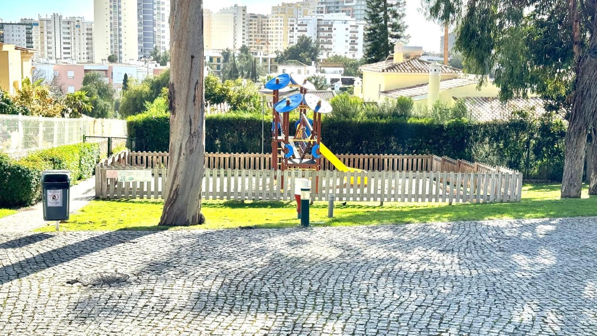 Praia Da Rocha, Vila Rosa, T1, Piscinas, Parqueamento E Internet By Ig Portimão Exterior photo